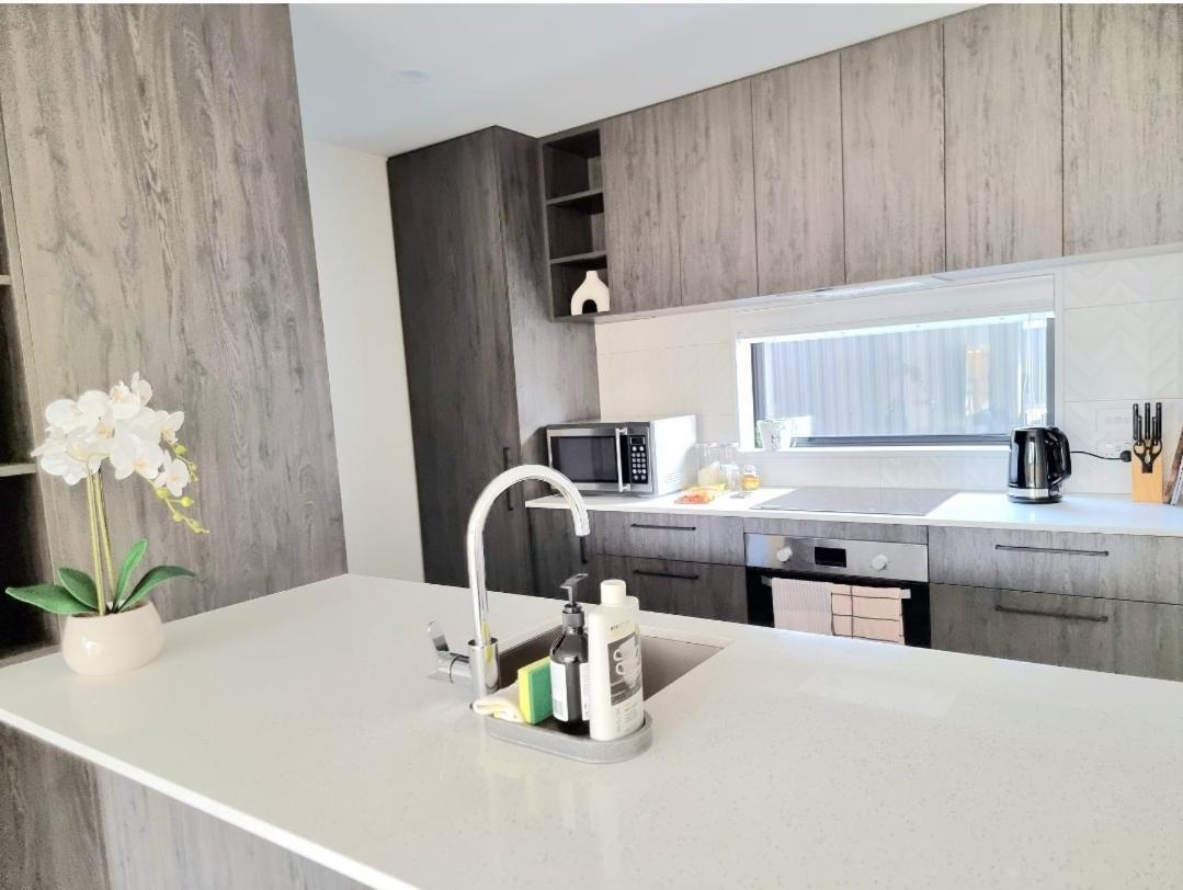 Villa Addington Townhouse With Carpark 8Mins Walk To Hagley Park South à Christchurch Extérieur photo